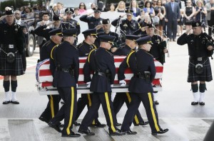 ice_Shootings_Dallas_Funeral.JPG_U8OQ7GP_t1140